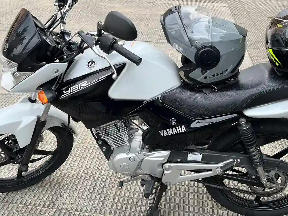 Moto YAMAHA YBR 125 de seguna mano del año 2016 en Navarra