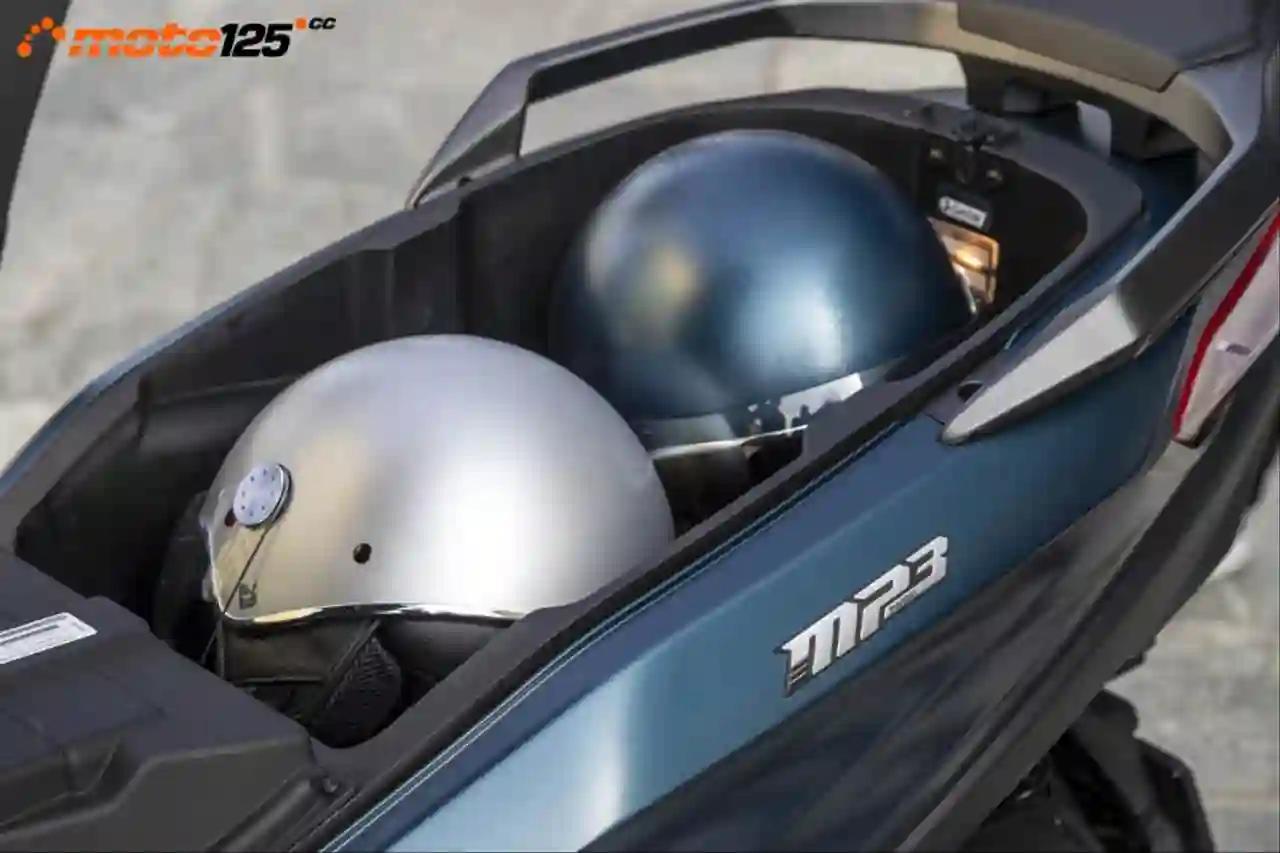Moto PIAGGIO MP3 400 HPE SPORT de seguna mano del año 2022 en Barcelona