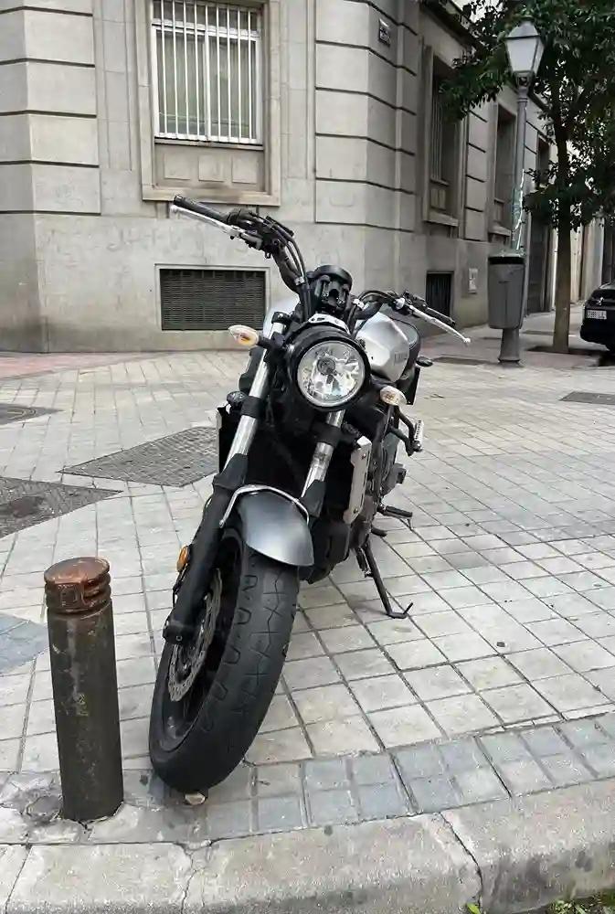Moto YAMAHA XSR 700 de seguna mano del año 2019 en Madrid