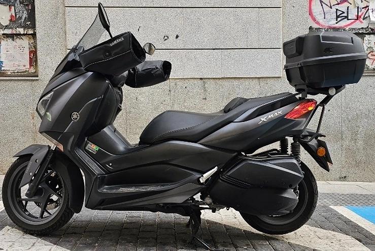 Moto YAMAHA XMAX 300 de seguna mano del año 2021 en Madrid