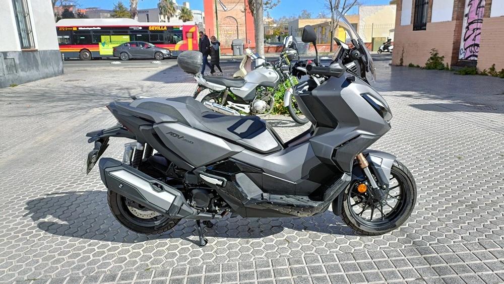 Moto HONDA ADV 350 de seguna mano del año 2022 en Sevilla