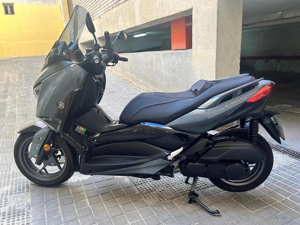 Moto YAMAHA XMAX 125 TECH MAX de seguna mano del año 2023 en Madrid