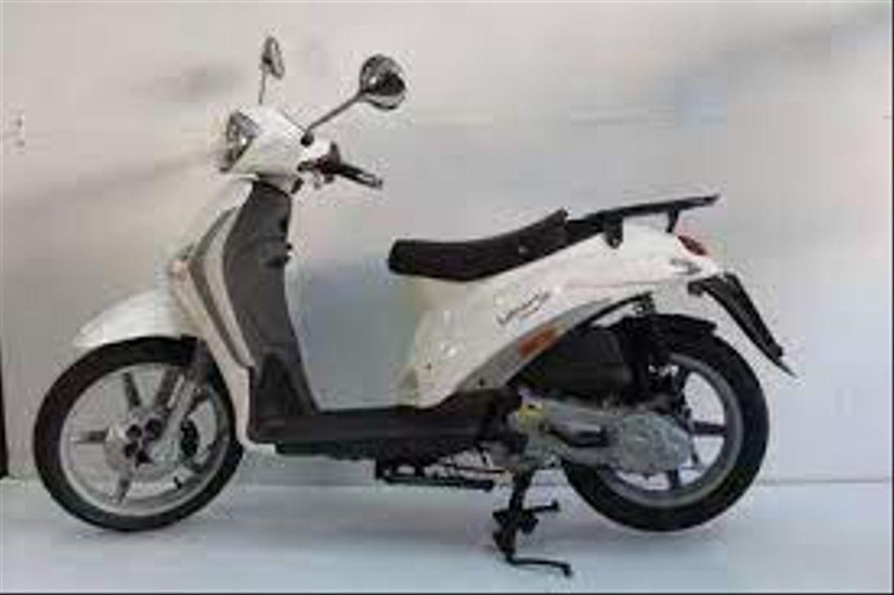 Moto PIAGGIO LIBERTY 50 de seguna mano del año 2023 en Barcelona