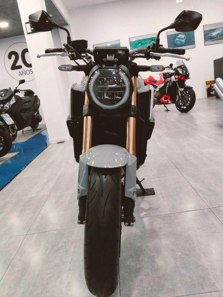 Moto HONDA CB 650 R de seguna mano del año 2022 en Málaga