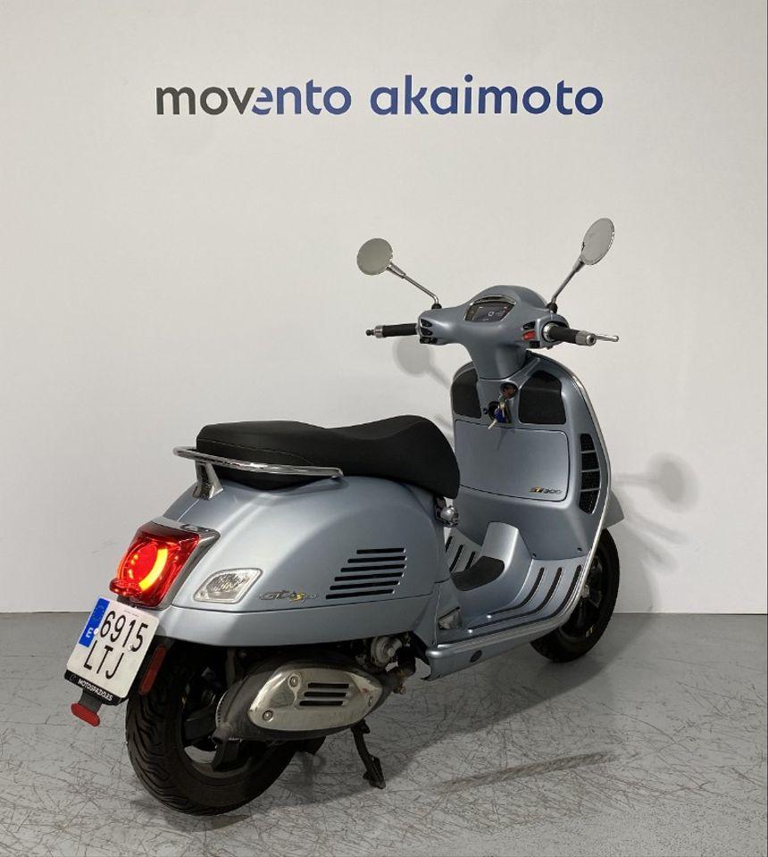 Moto VESPA GTS 300 IE de seguna mano del año 2021 en Barcelona