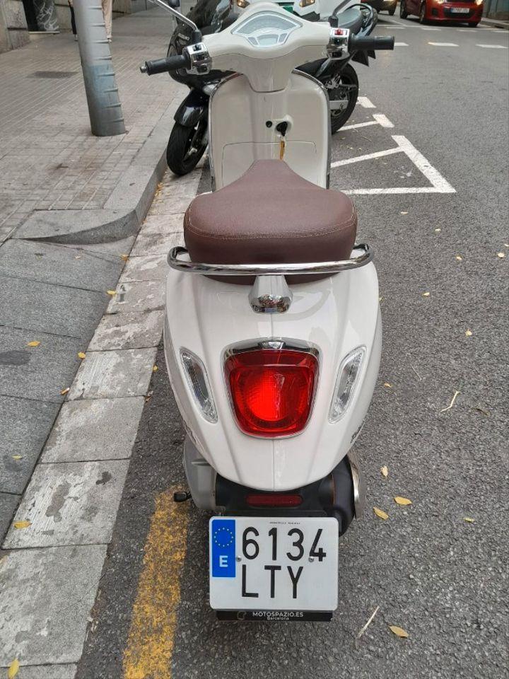 Moto VESPA PRIMAVERA 125 3V TOURING ABS de seguna mano del año 2021 en Barcelona