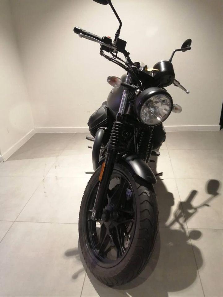 Moto MOTO GUZZI BREVA V750 de seguna mano del año 2023 en Barcelona