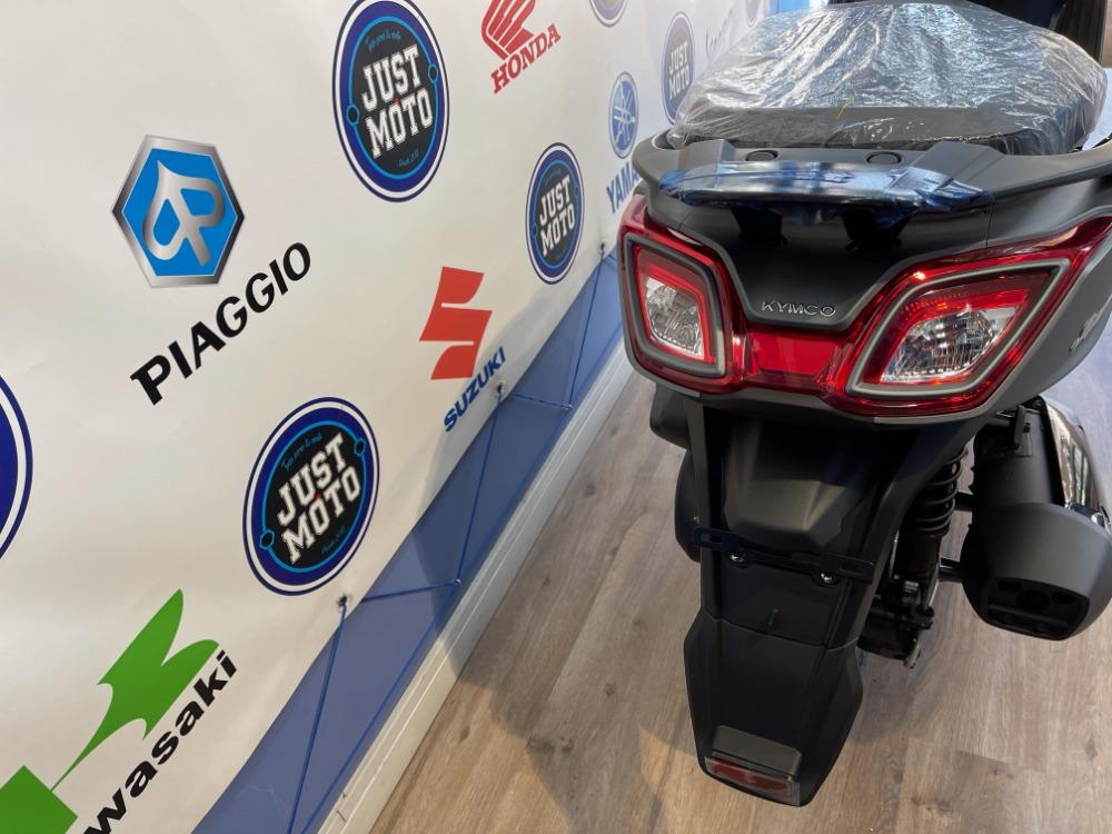 Moto KYMCO SUPER DINK 125 ABS de segunda mano del año 2021 en Madrid