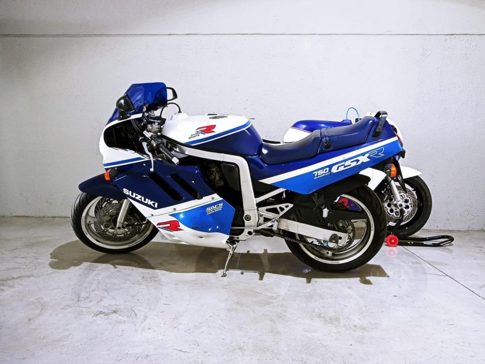 Moto SUZUKI GSX 750 de segunda mano del año 1989 en Barcelona