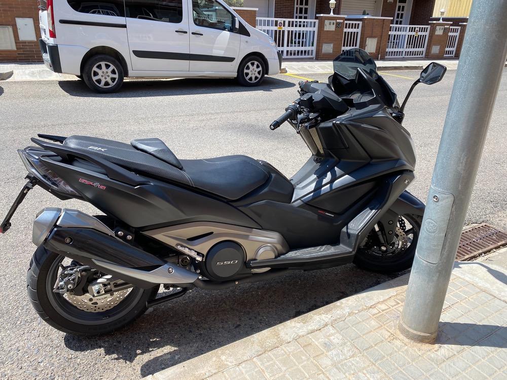 Moto KYMCO AK 550 de segunda mano del año 2020 en Tarragona