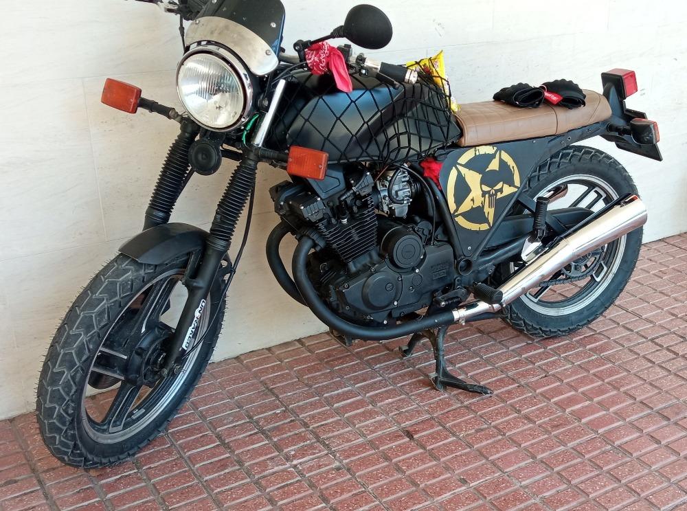 Moto YAMAHA XS 400 de segunda mano del año 1983 en Cáceres
