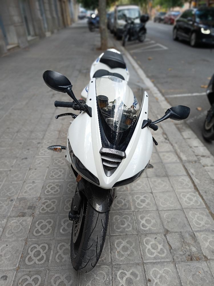 Moto TRIUMPH DAYTONA 675 de segunda mano del año 2009 en Barcelona