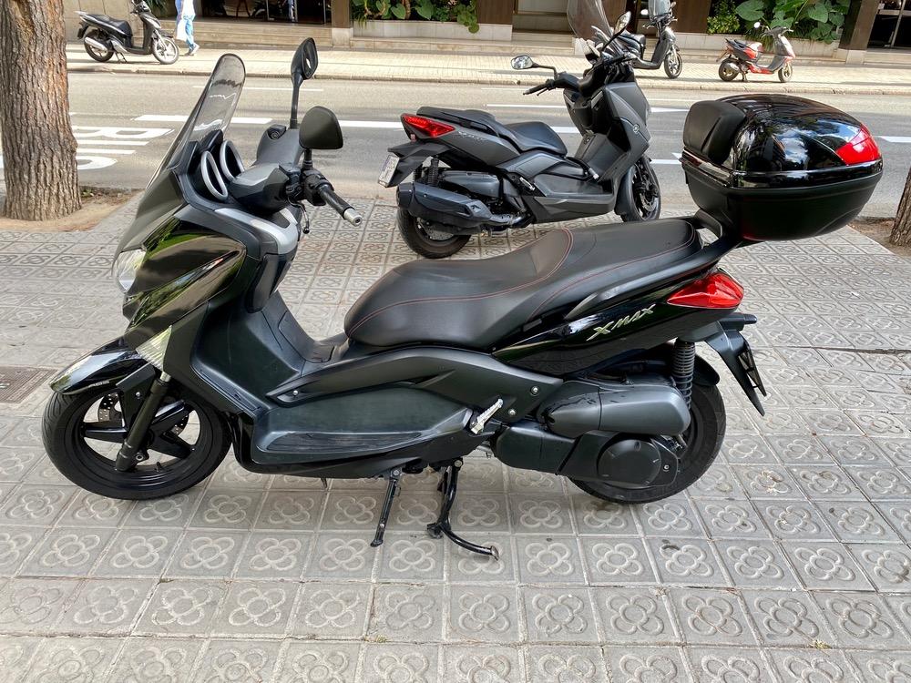 Moto YAMAHA X MAX 250 de segunda mano del año 2012 en Barcelona