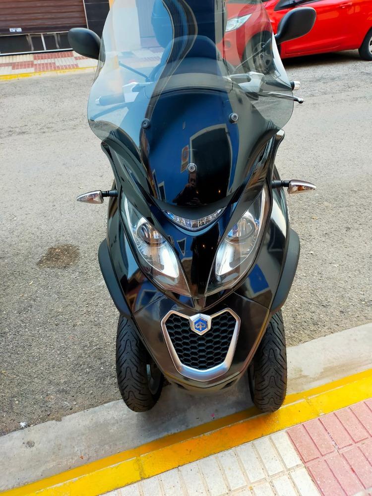 Moto PIAGGIO MP3 500 BUSINESS de segunda mano del año 2015 en Valencia