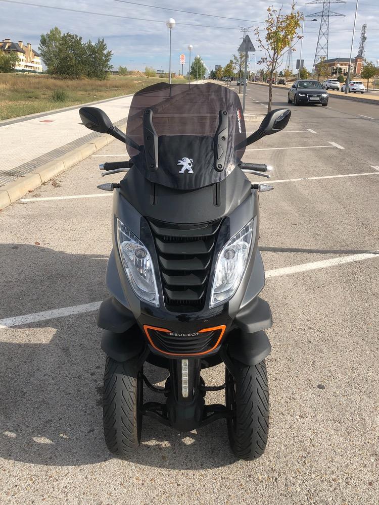 Moto PEUGEOT METROPOLIS 400 de segunda mano del año 2016 en Madrid
