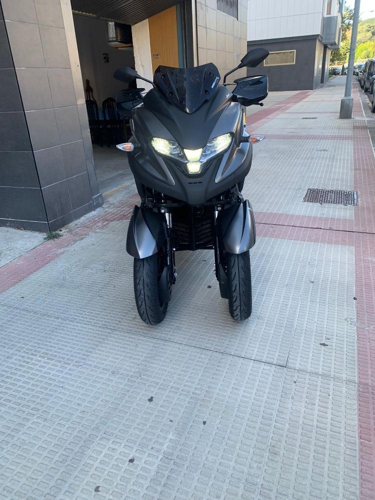 Moto YAMAHA TRICITY 125 de segunda mano del año 2021 en Navarra