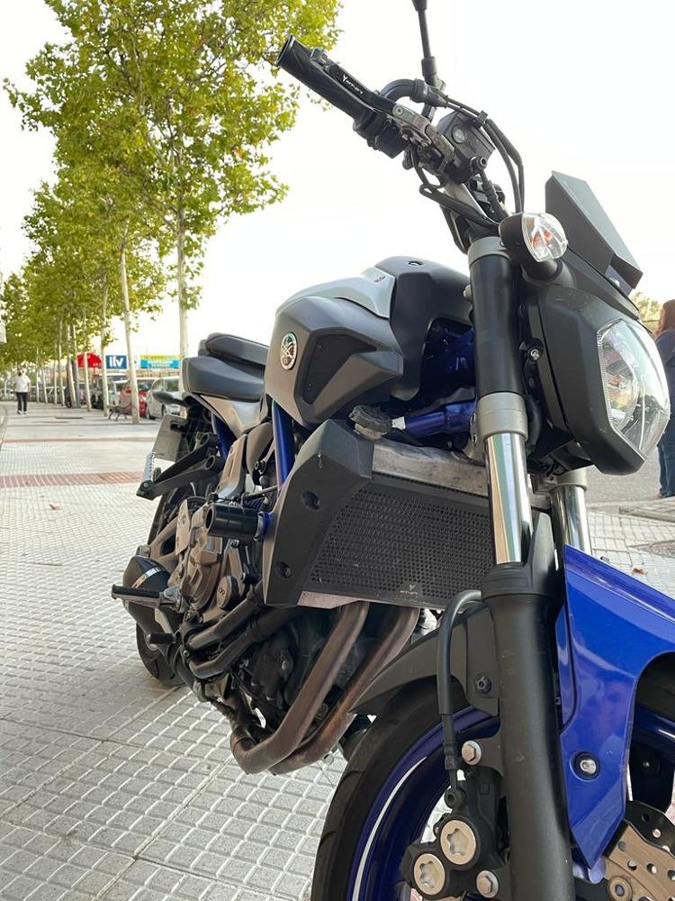 Moto YAMAHA MT 07 de segunda mano del año 2017 en Madrid
