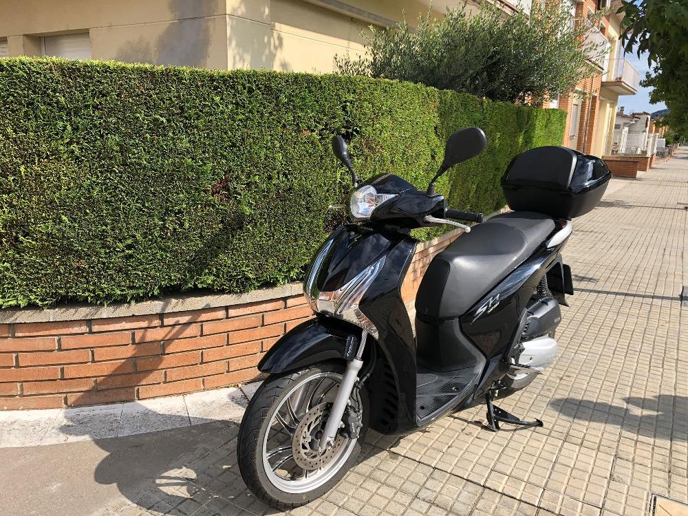 Moto HONDA SH125I de segunda mano del año 2016 en Girona