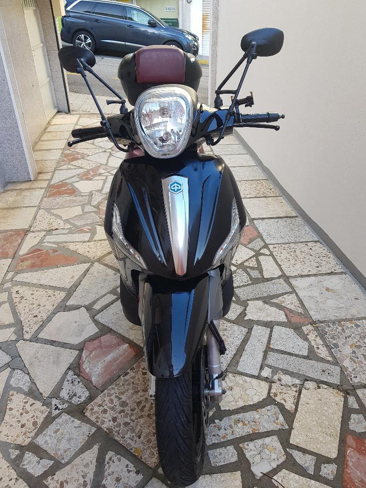 Moto PIAGGIO BEVERLY 400 de segunda mano del año 2013 en Pontevedra