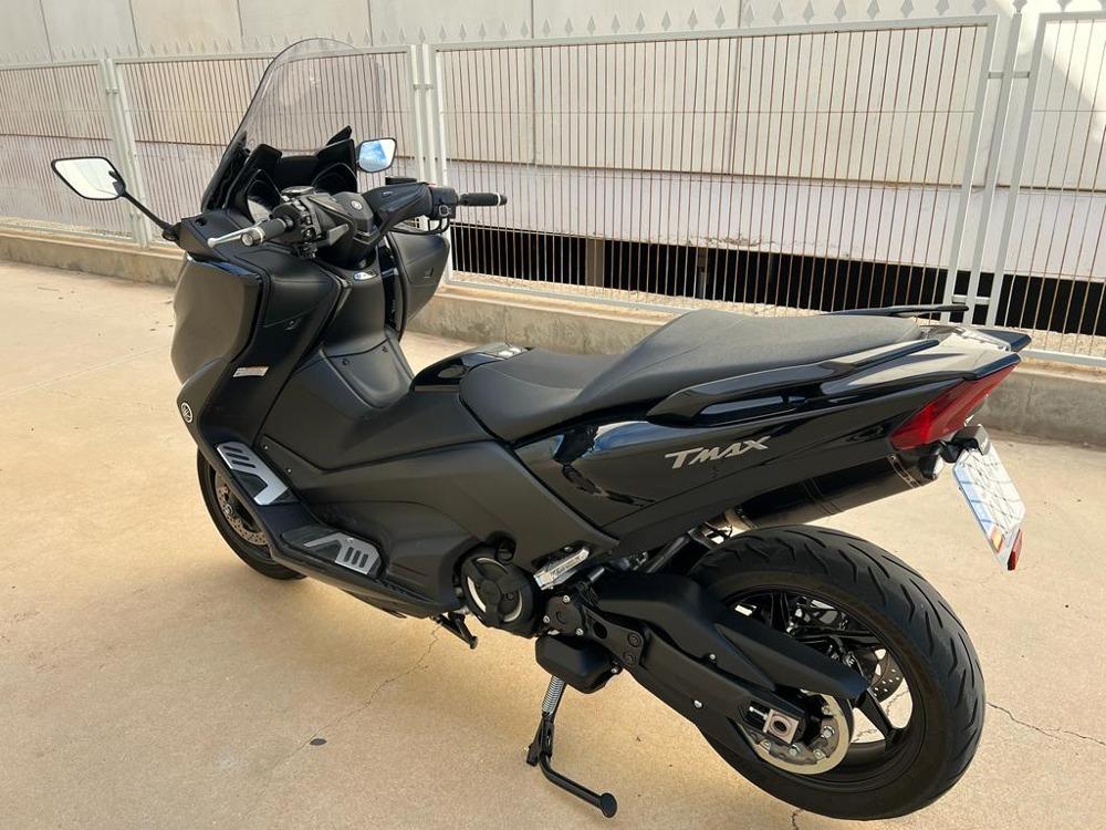 Moto YAMAHA TMAX 560 ABS de segunda mano del año 2019 en Alicante