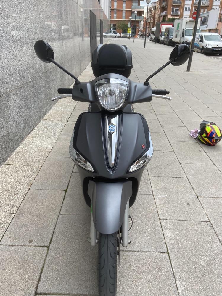 Moto PIAGGIO LIBERTY 125 de segunda mano del año 2017 en Barcelona