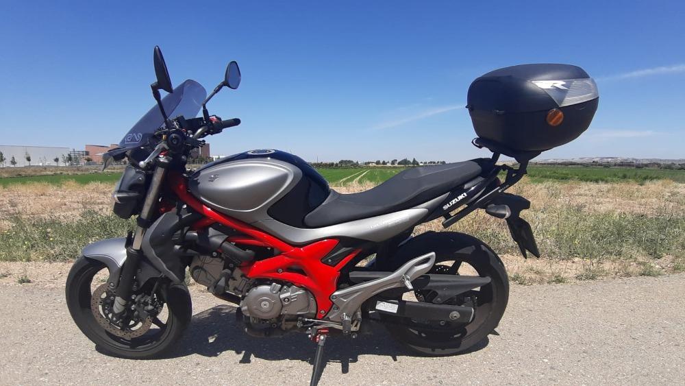 Moto SUZUKI GLADIUS 650 de segunda mano del año 2015 en Zaragoza