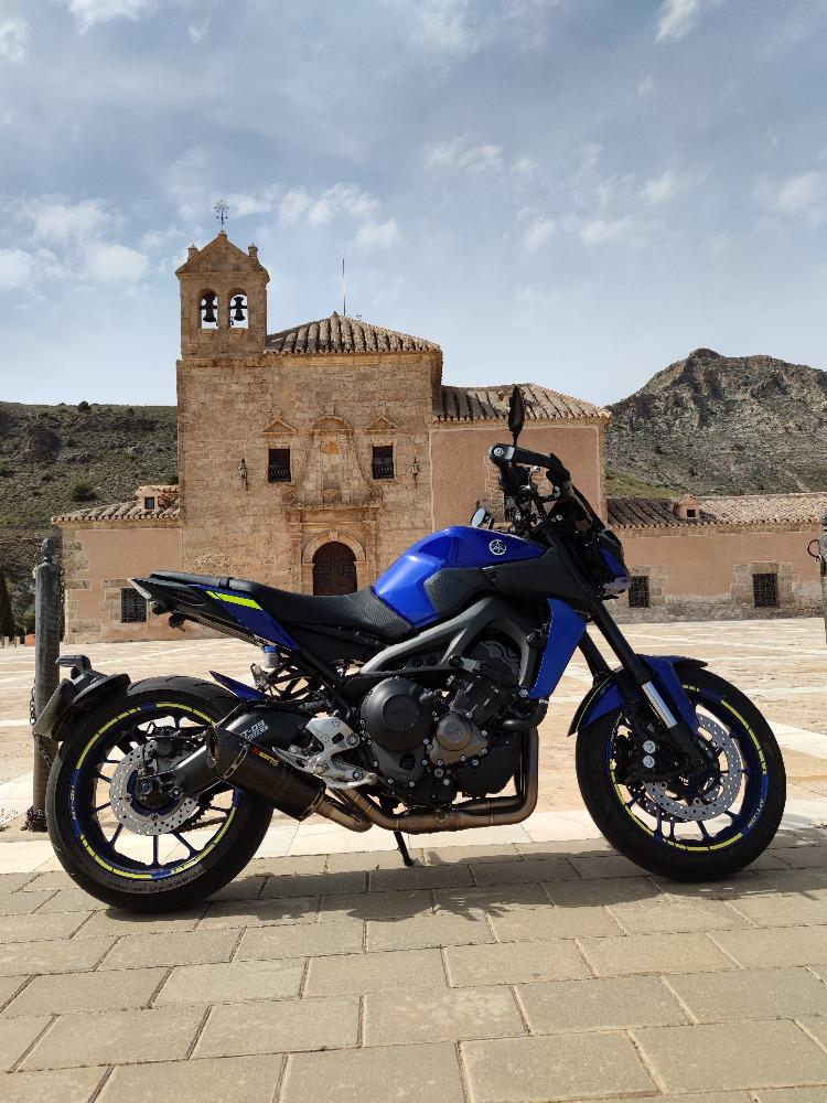 Moto YAMAHA MT 09 de segunda mano del año 2017 en Almería