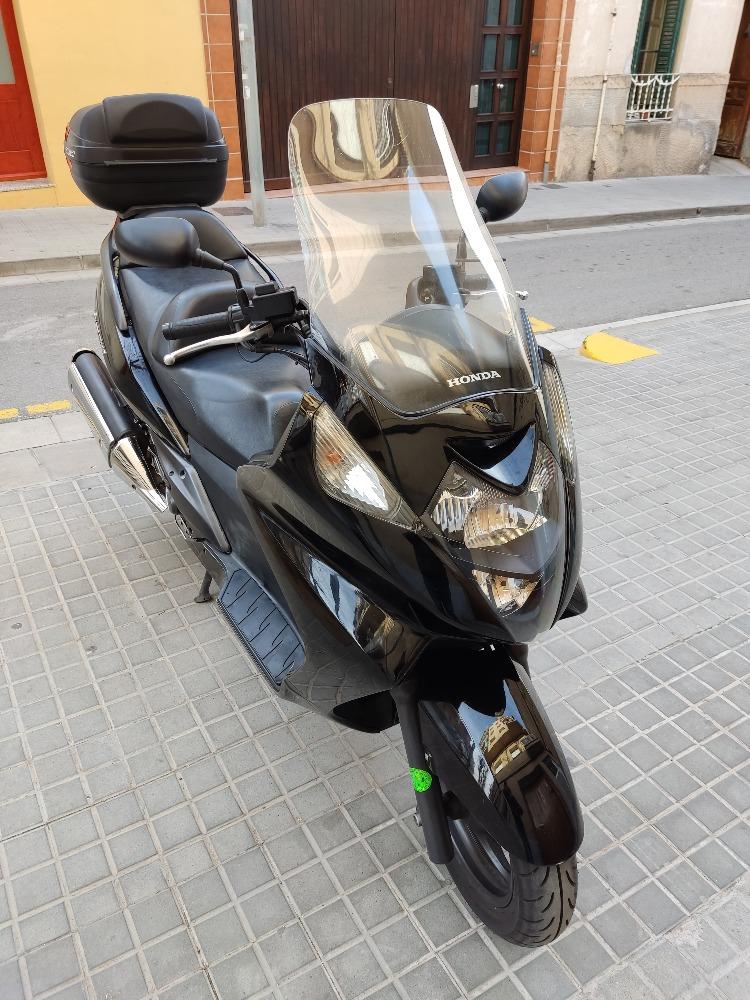 Moto HONDA SILVER WING 400 de segunda mano del año 2008 en Barcelona