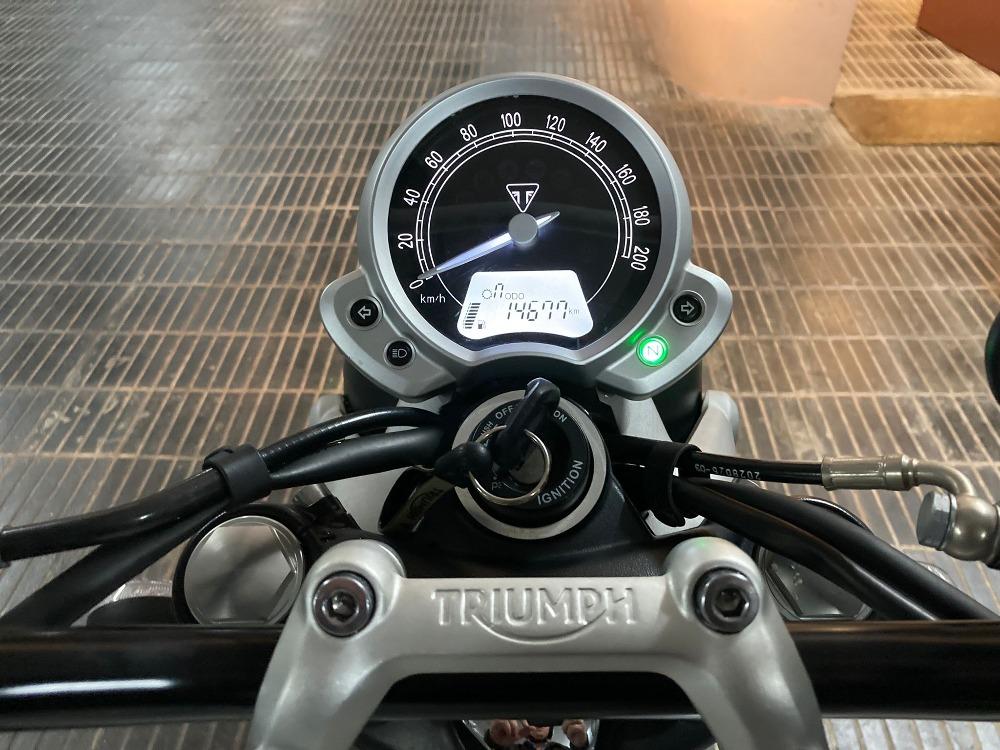 Moto TRIUMPH STREET TWIN de segunda mano del año 2018 en Barcelona