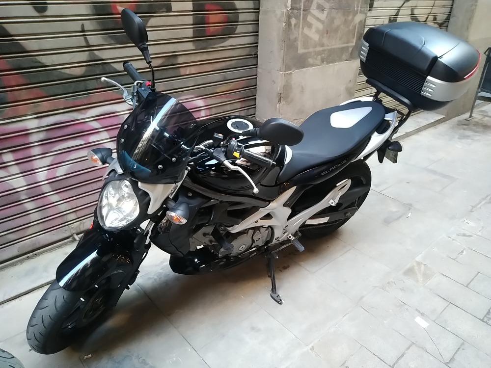 Moto SUZUKI GLADIUS 650 de segunda mano del año 2011 en Barcelona