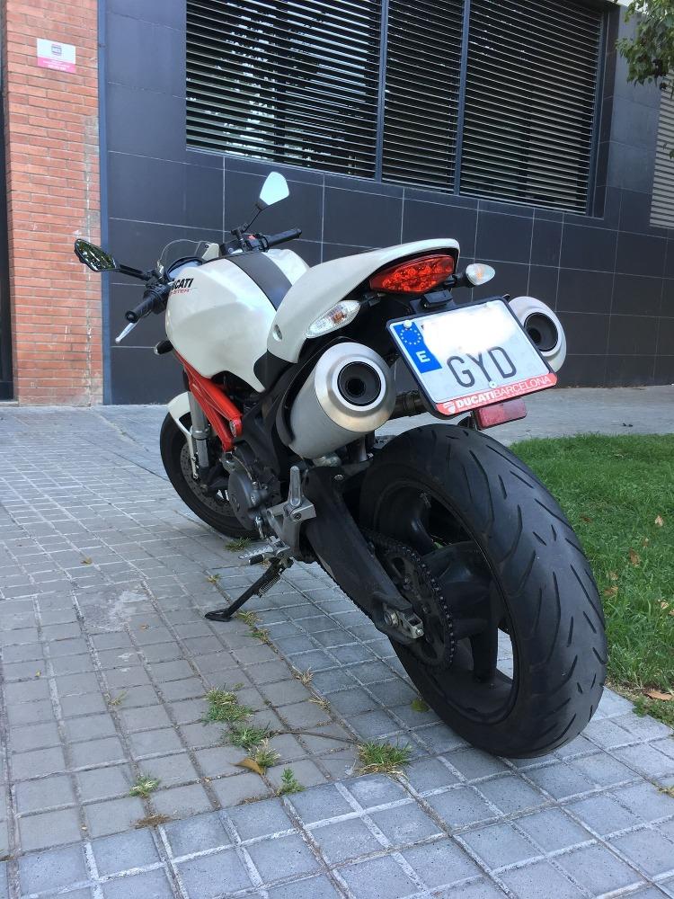 Moto DUCATI MONSTER 696 de segunda mano del año 2010 en Barcelona