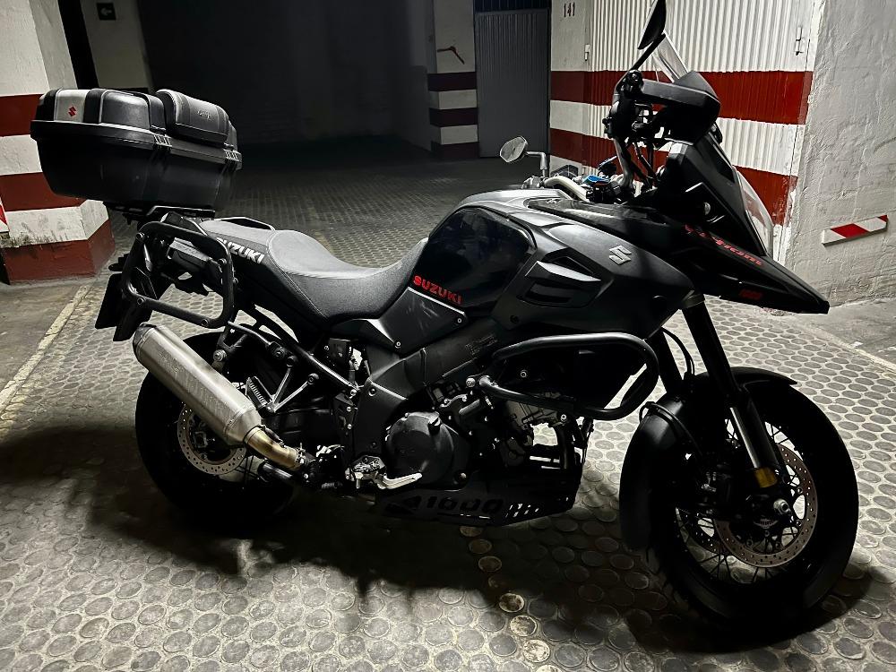 Moto SUZUKI V-STROM 1000XT ABS de segunda mano del año 2018 en Granada