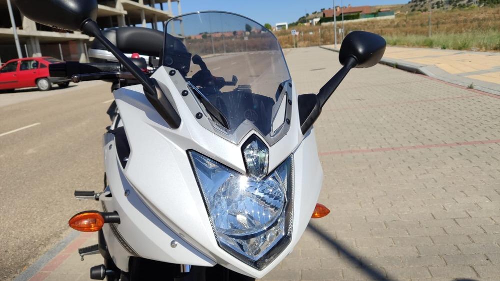 Moto YAMAHA XJ6 DIVERSION N de segunda mano del año 2014 en Valladolid