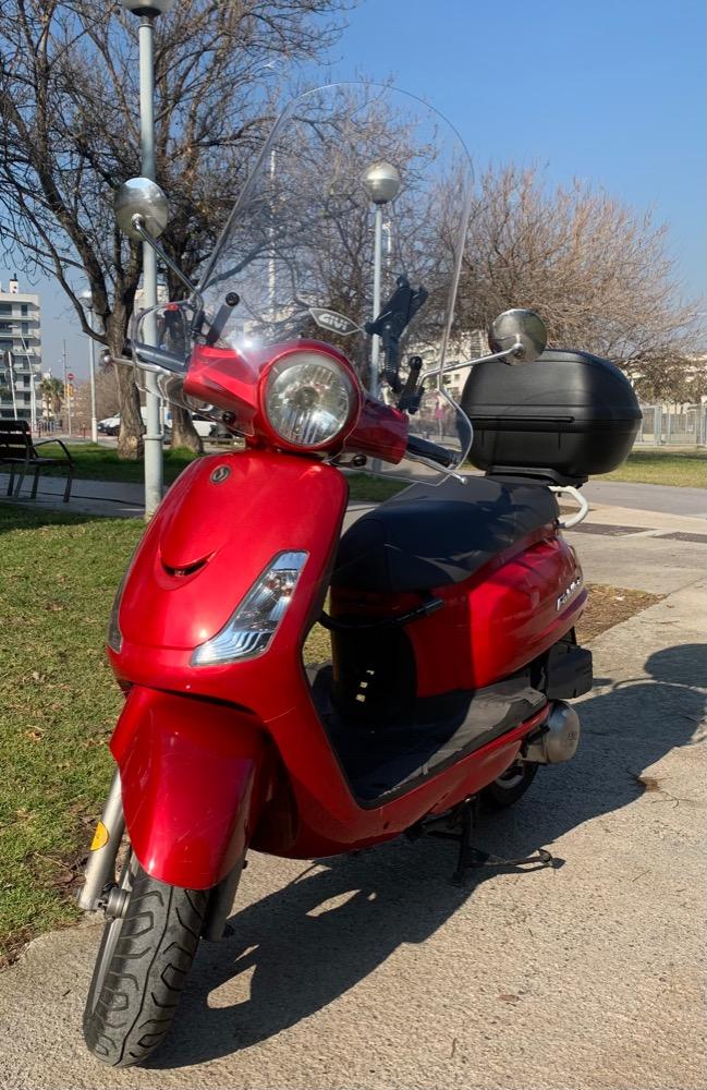 Moto SYM FIDDLE II 125 de segunda mano del año 2009 en Barcelona