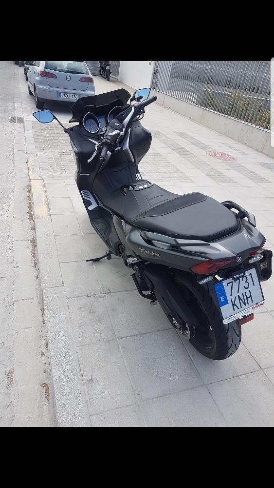 Moto YAMAHA TMAX 530 de segunda mano del año 2018 en Sevilla
