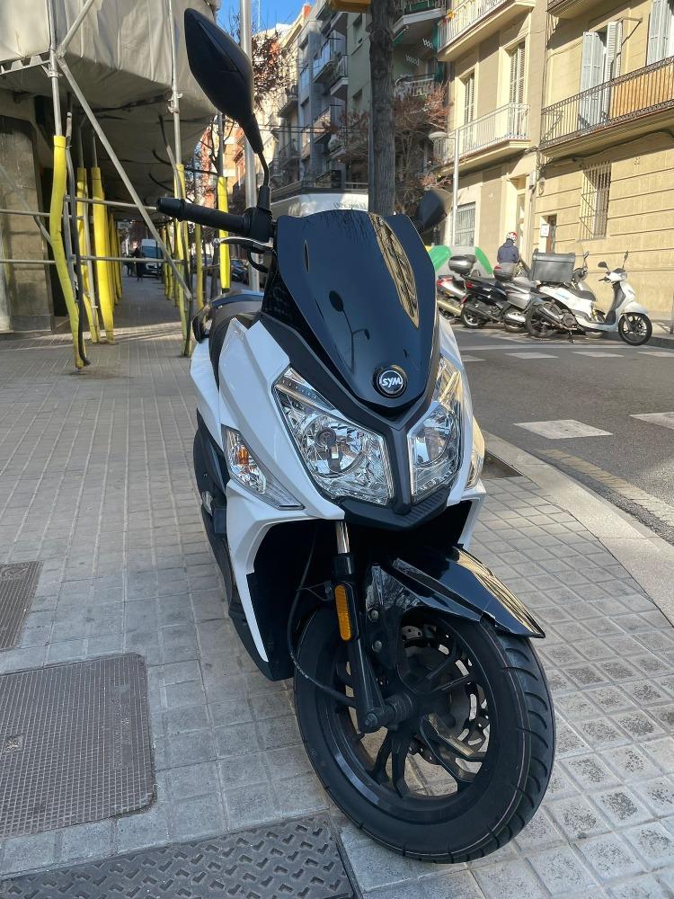 Moto SYM JET 4 50 4T de segunda mano del año 2020 en Barcelona
