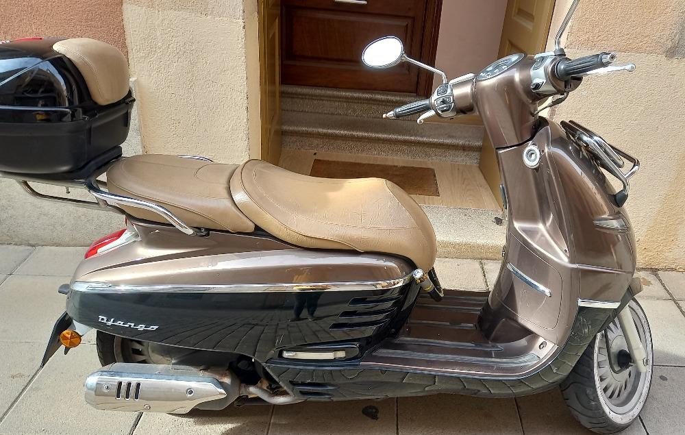Moto PEUGEOT DJANGO 125 de segunda mano del año 2015 en Barcelona