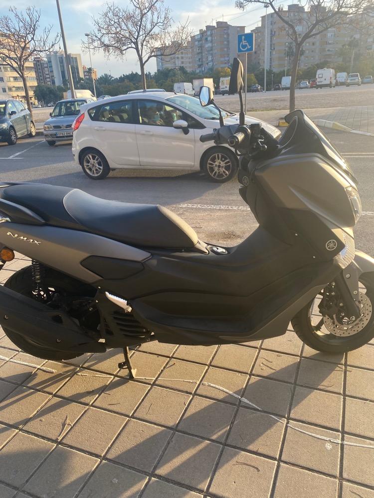 Moto YAMAHA NMAX de segunda mano del año 2021 en Alicante