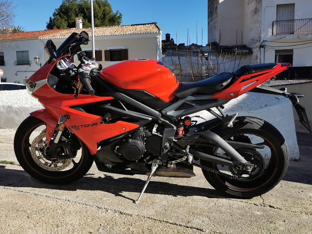 Moto TRIUMPH DAYTONA 675 ABS de segunda mano del año 2015 en Alicante