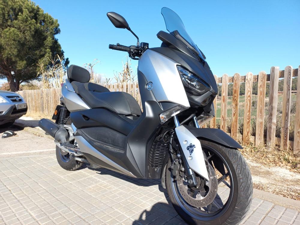 Moto YAMAHA X MAX 125 de segunda mano del año 2020 en Barcelona