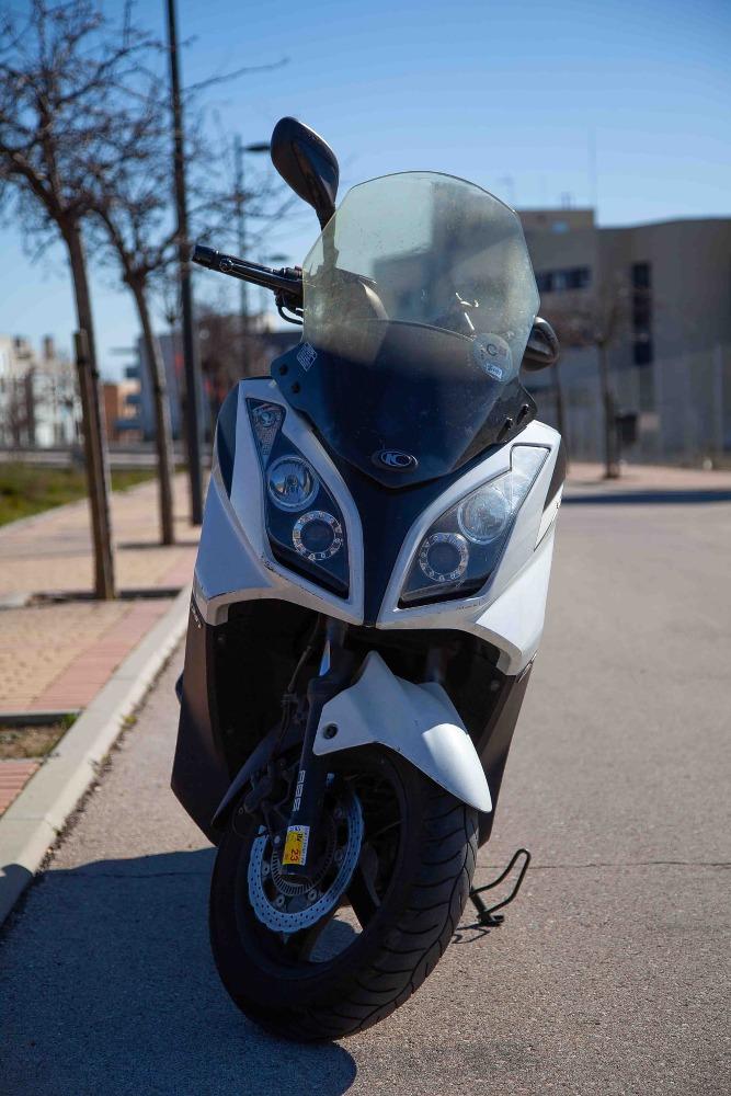 Moto KYMCO SUPER DINK 125I de segunda mano del año 2013 en Madrid