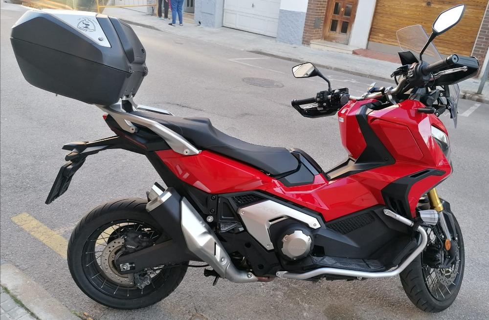 Moto HONDA X ADV de seguna mano del año 2021 en Barcelona
