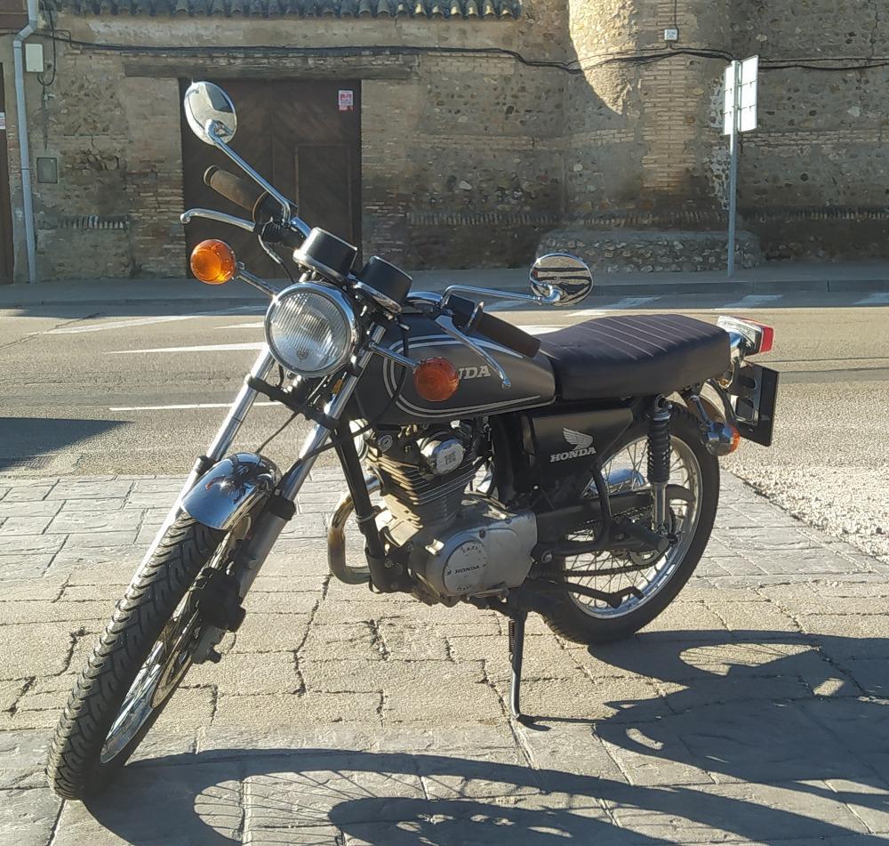 Moto HONDA CB 125 de seguna mano del año 1980 en Zaragoza