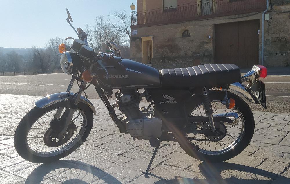 Moto HONDA CB 125 de seguna mano del año 1980 en Zaragoza