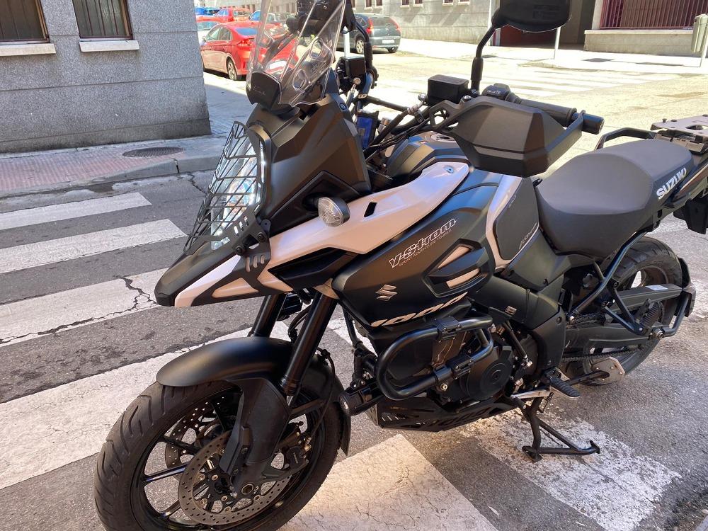 Moto SUZUKI V-STROM 1000 ABS de segunda mano del año 2019 en Madrid