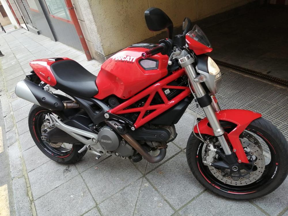 Moto DUCATI MONSTER 696 de segunda mano del año 2014 en Cantabria