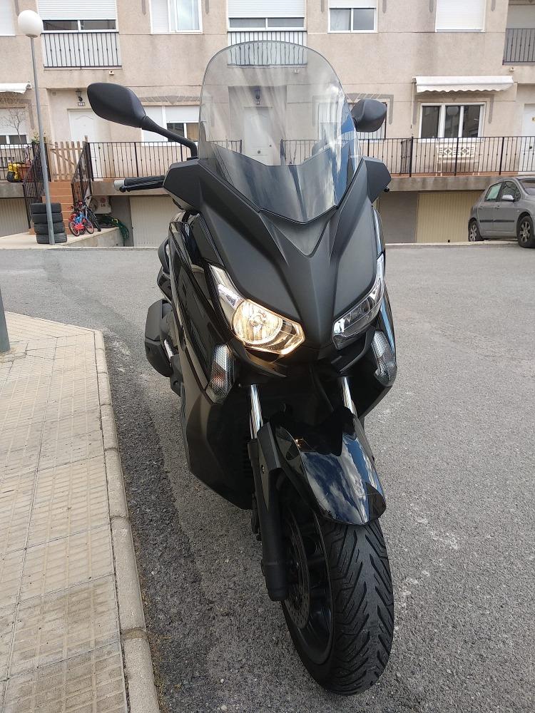 Moto YAMAHA X MAX 400 de segunda mano del año 2015 en Alicante