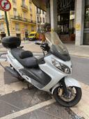 Moto SYM MAXSYM 400 de segunda mano del año 2012 en Madrid