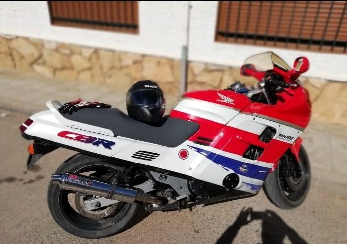 Moto HONDA CBR 1000 de segunda mano del año 1996 en Jaén