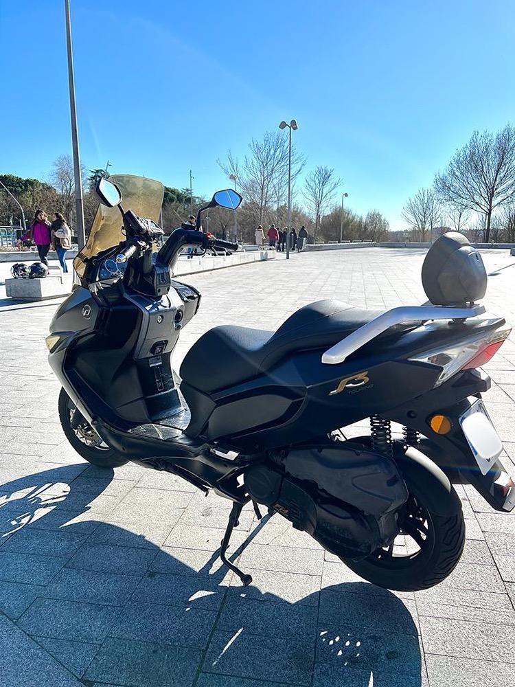 Moto DAELIM S3 125 FI de segunda mano del año 2015 en Madrid